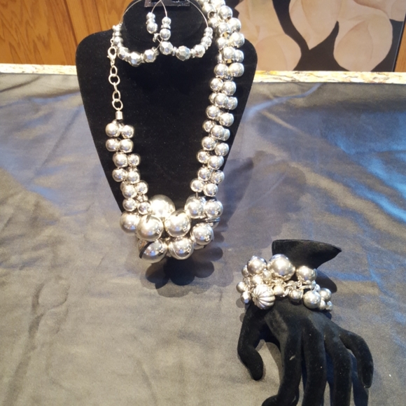 Jewelry - Silver Mirrored Three Piece Set